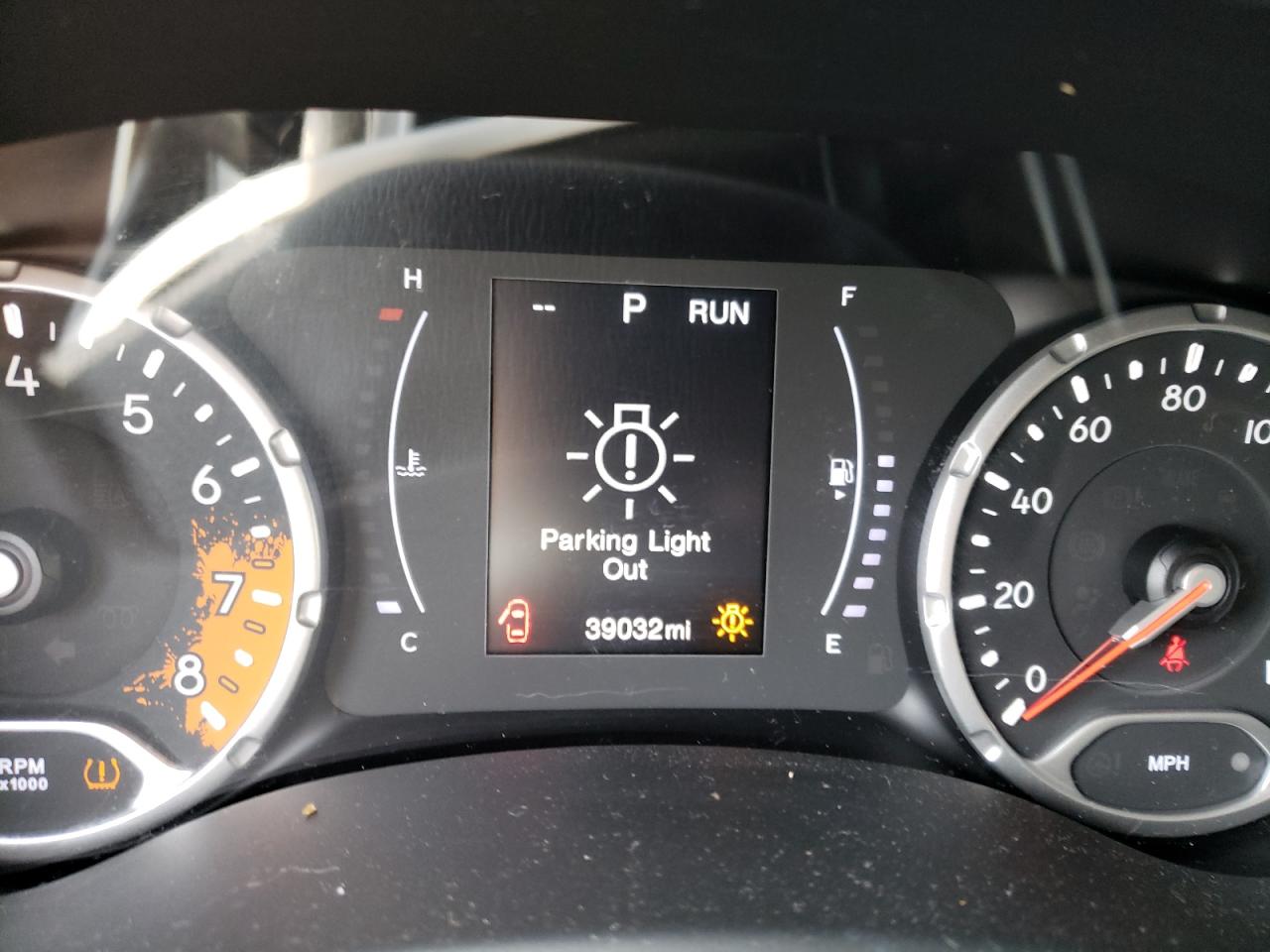 Photo 8 from auction – 2018 JEEP RENEGADE L with VIN ZACCJBBB1JPJ48459