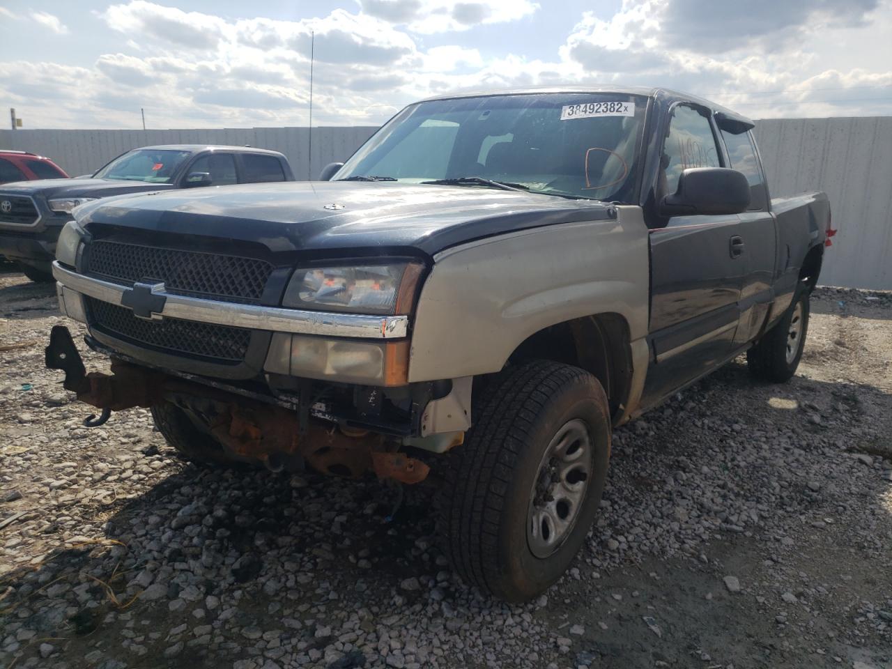 Photo 2 from auction – 2003 CHEVROLET SILVERADO with VIN 2GCEK19V031335904