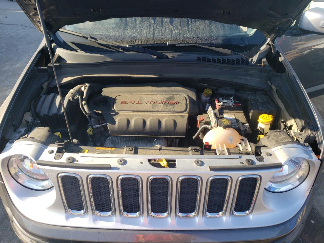 Photo 7 from auction – 2016 JEEP RENEGADE L with VIN ZACCJADT9GPD03058