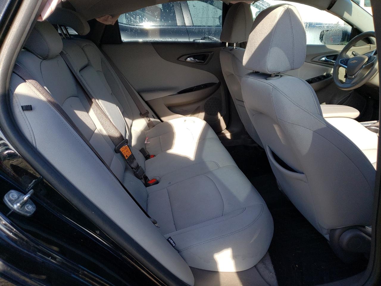 Photo 6 from auction – 2016 CHEVROLET MALIBU LT with VIN 1G1ZE5ST3GF278985