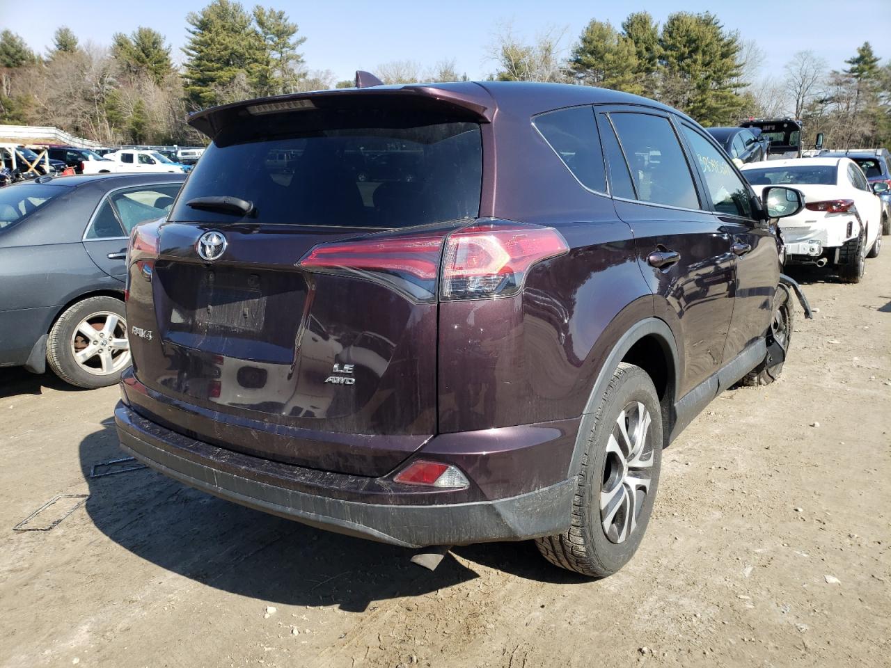 Photo 4 from auction – 2018 TOYOTA RAV4 LE with VIN 2T3BFREV0JW709959
