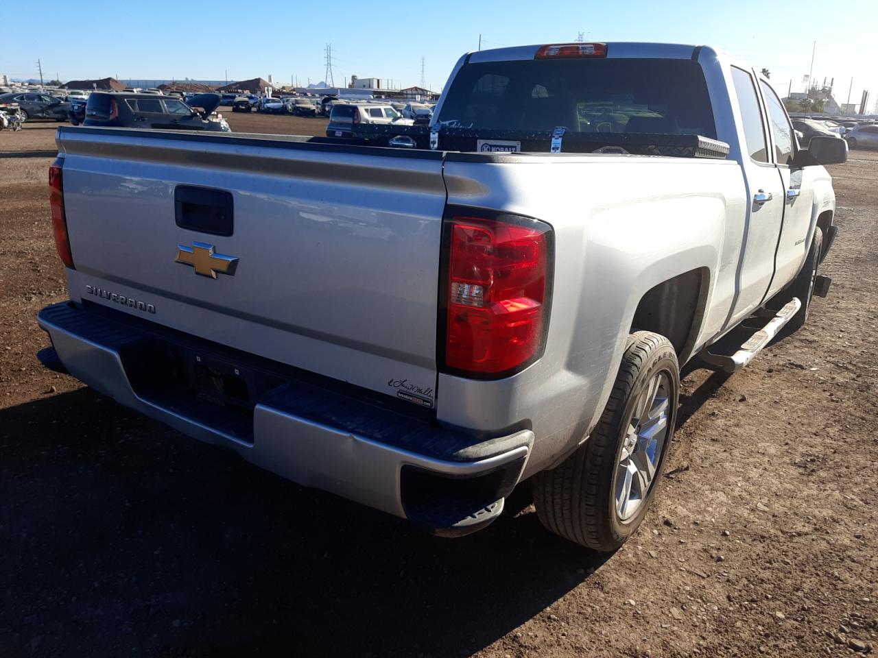 Photo 4 from auction – 2018 CHEVROLET SILVERADO with VIN 1GCRCPEC7JZ367128