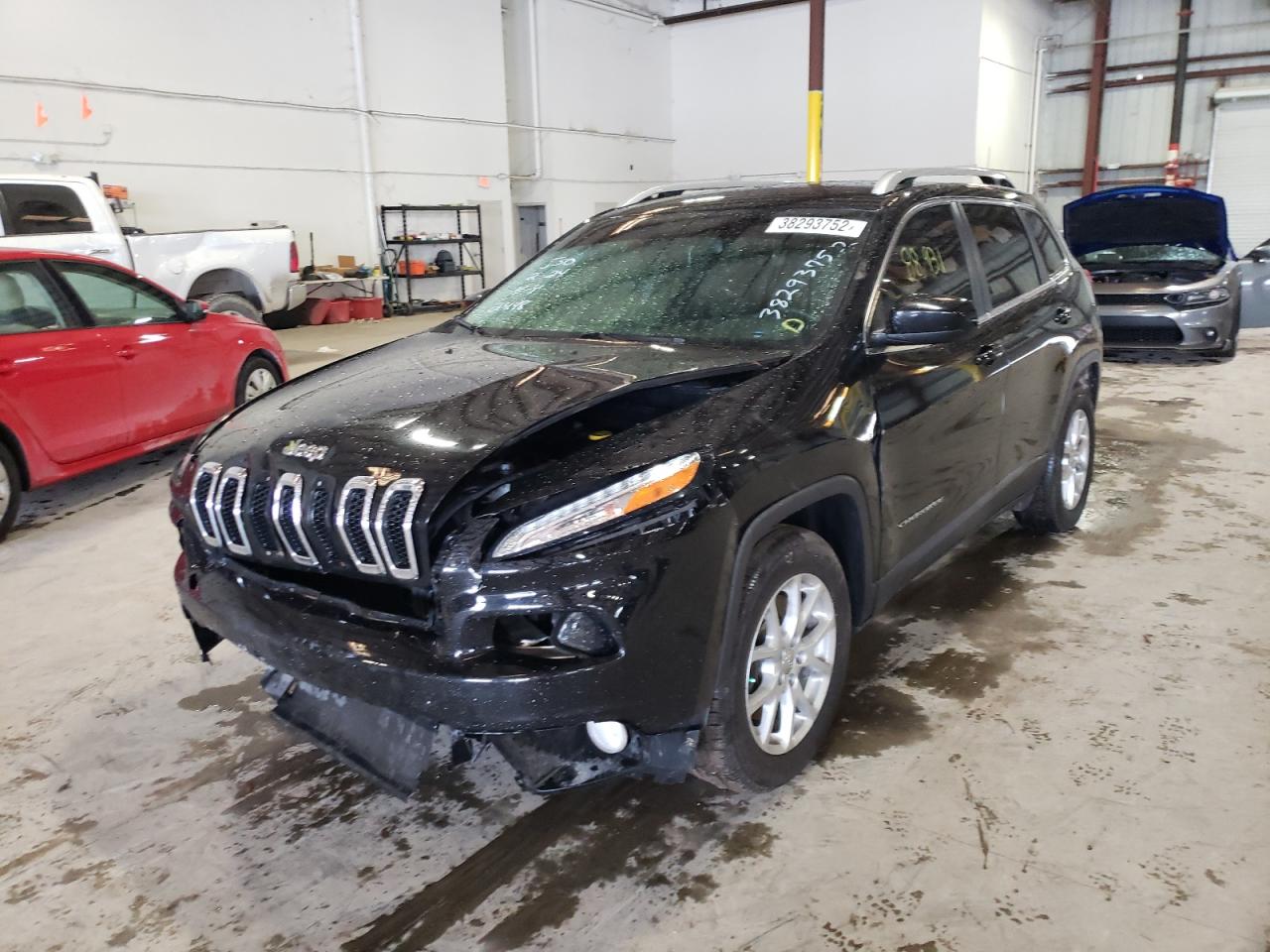 Photo 2 from auction – 2017 JEEP CHEROKEE L with VIN 1C4PJLCB7HW522448
