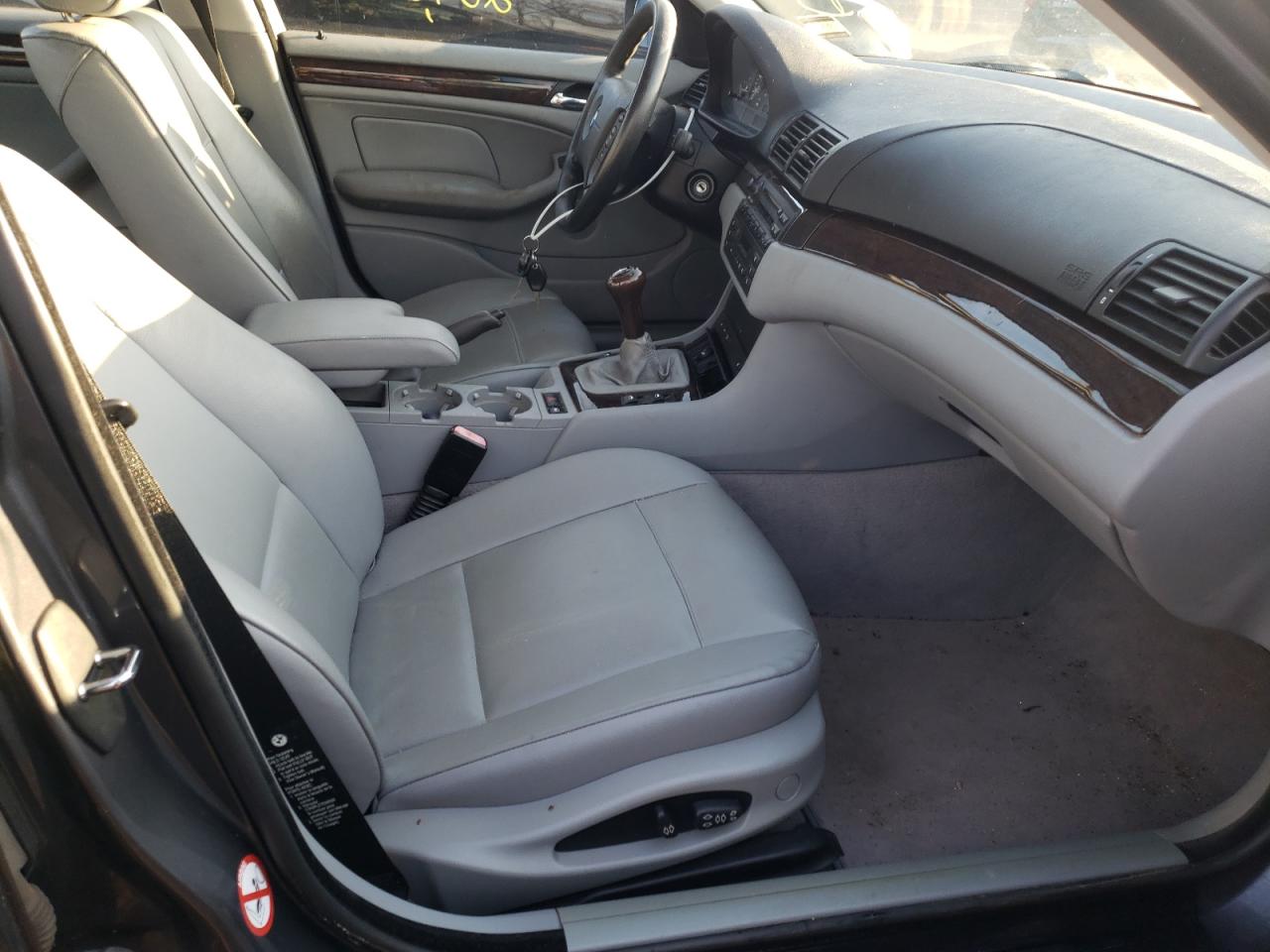 Photo 5 from auction – 2002 BMW 325 XI with VIN WBAEU33472PF58237