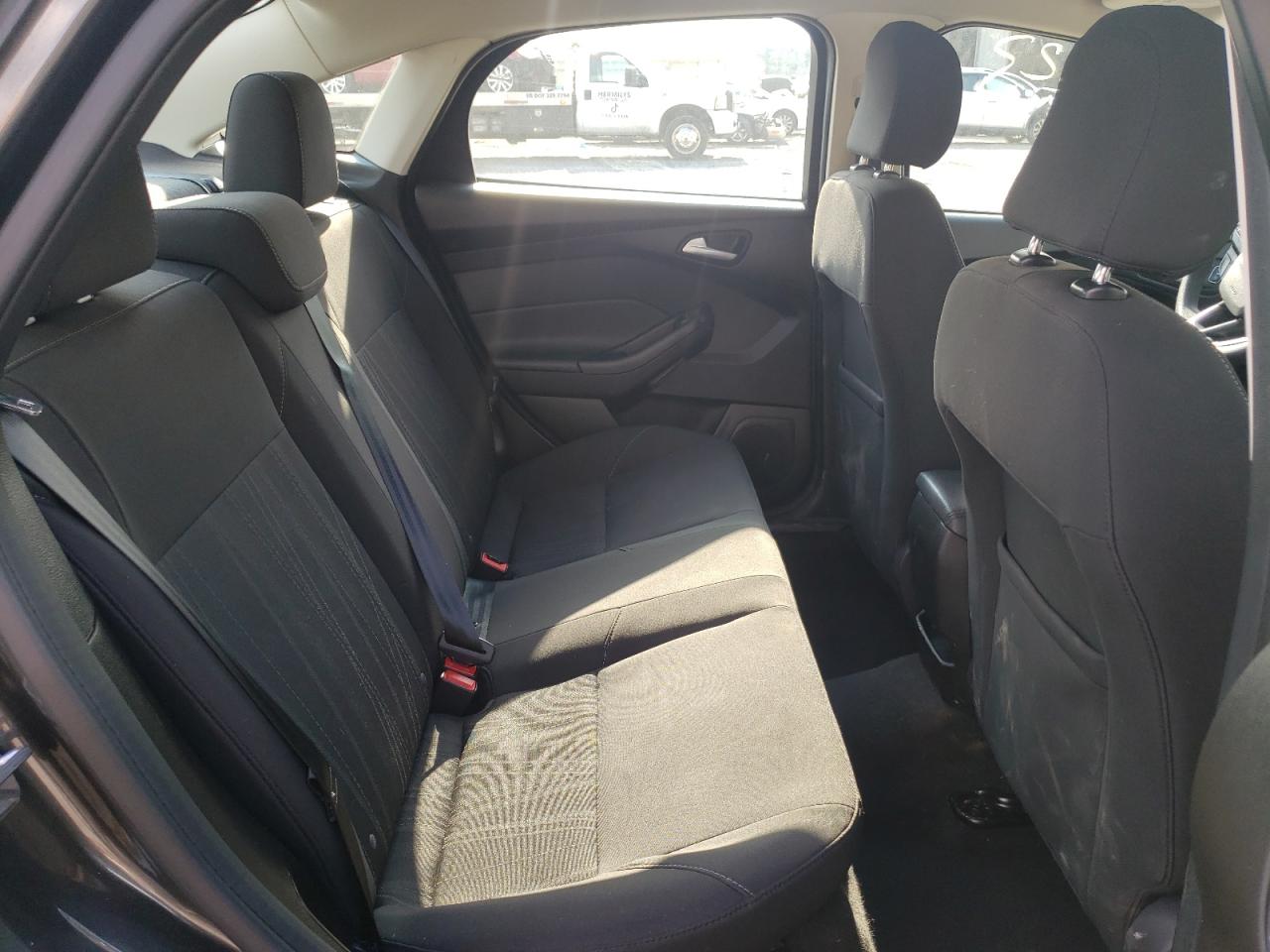 Photo 6 from auction – 2016 FORD FOCUS SE with VIN 1FADP3F26GL299788