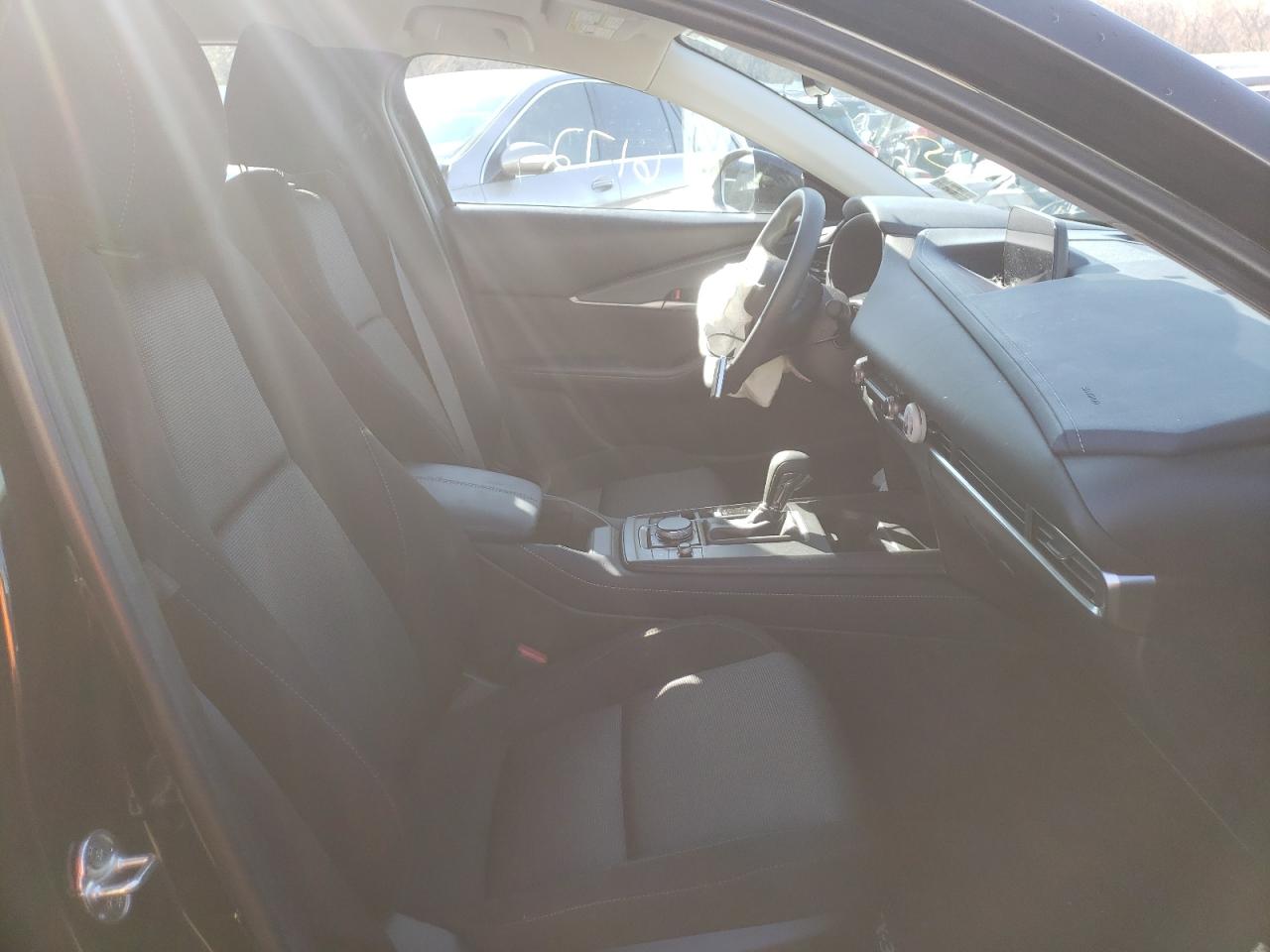 Photo 5 from auction – 2021 MAZDA CX-30 with VIN 3MVDMBAL0MM234652