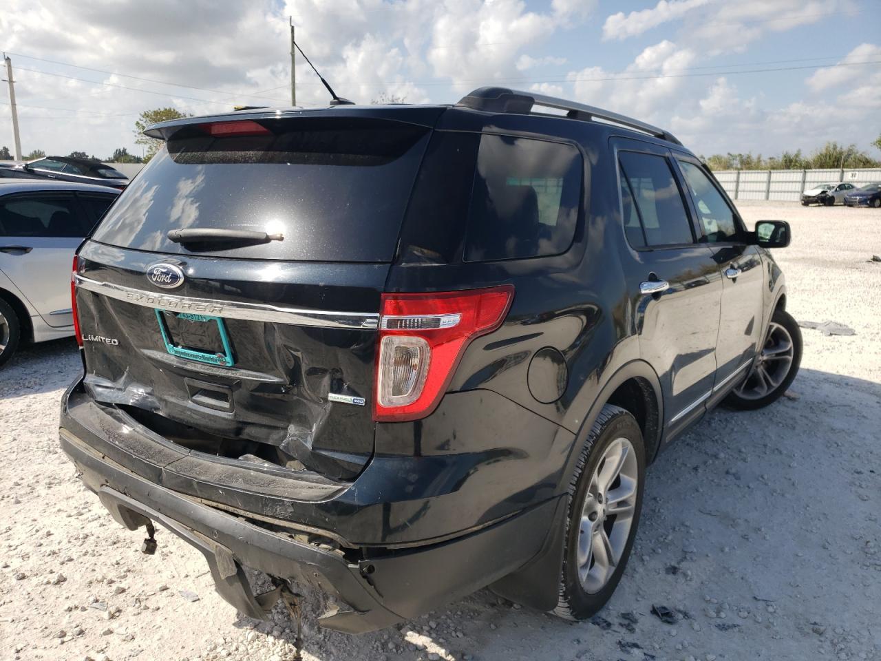 Photo 4 from auction – 2014 FORD EXPLORER L with VIN 1FM5K8F80EGA58440