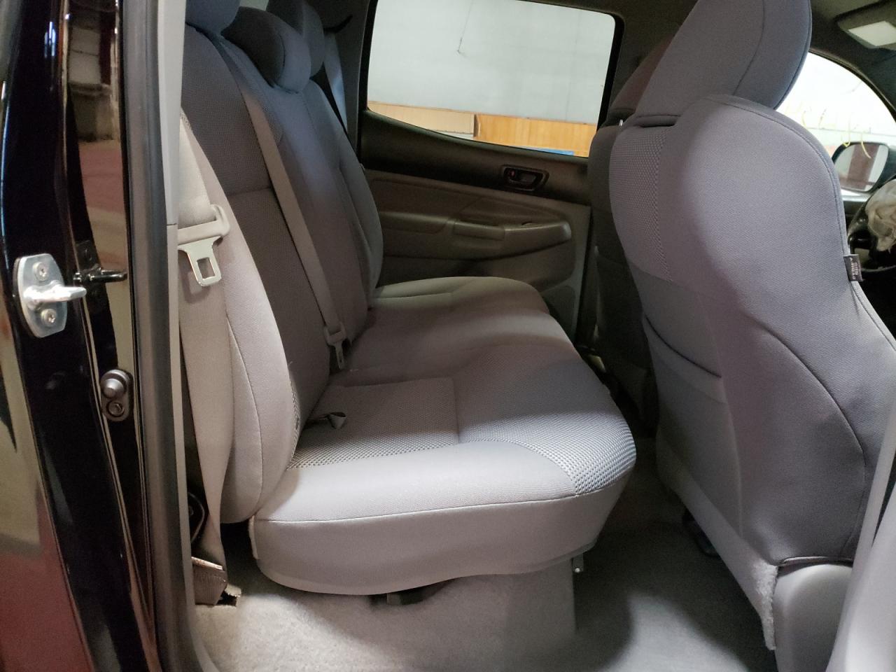 Photo 6 from auction – 2011 TOYOTA TACOMA DOU with VIN 3TMLU4EN4BM080819