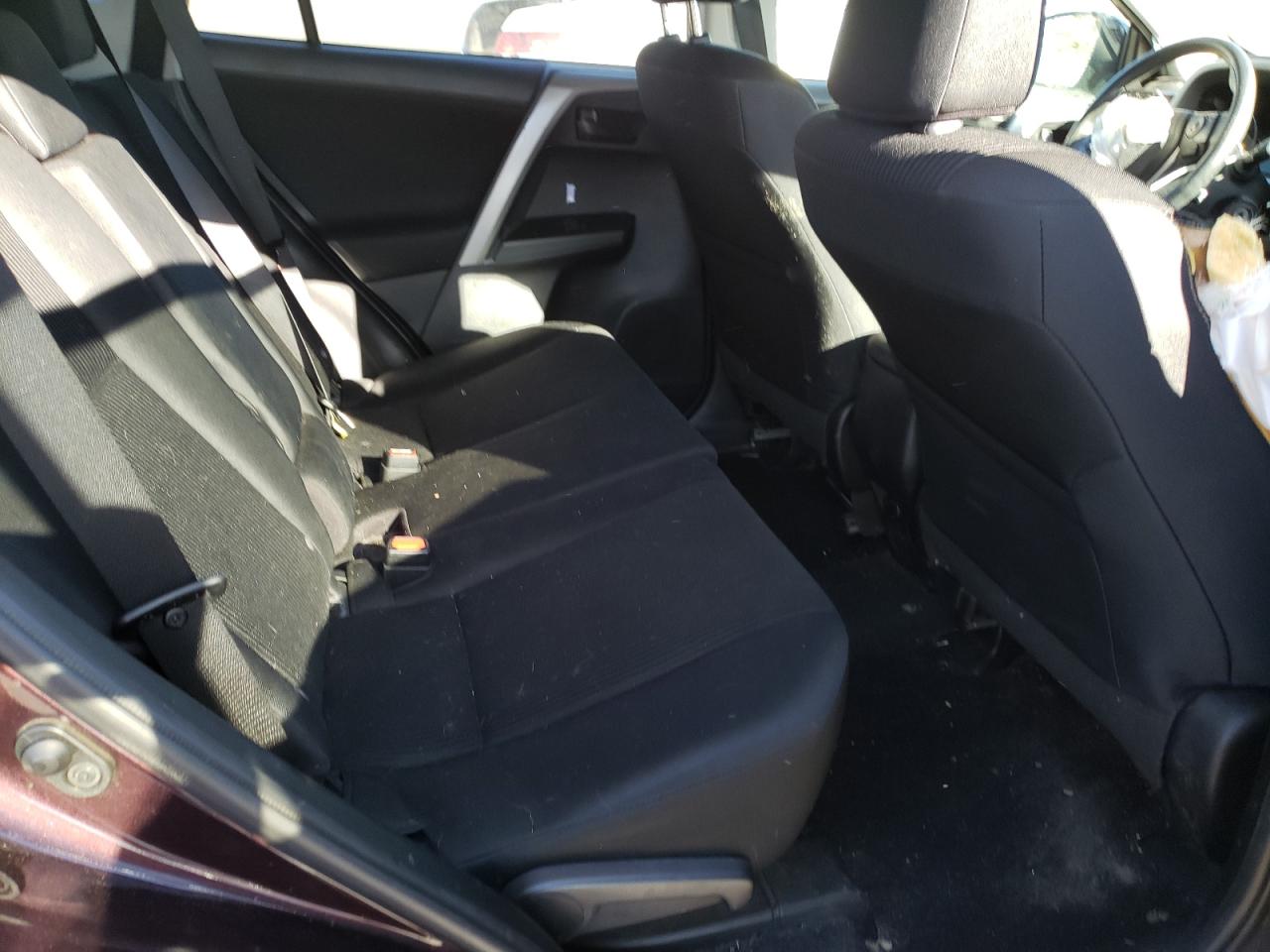 Photo 6 from auction – 2017 TOYOTA RAV4 LE with VIN 2T3ZFREV1HW379564