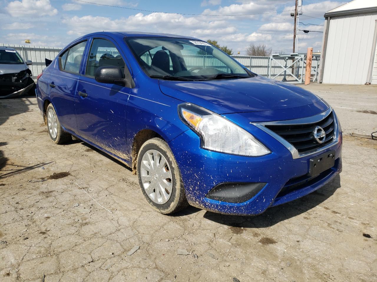 NISSAN VERSA S 2015 with VIN 3N1CN7AP7FL939163 - Photo from auction
