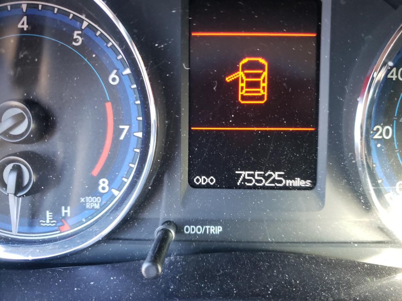 Photo 8 from auction – 2017 TOYOTA COROLLA L with VIN 5YFBURHE3HP644272
