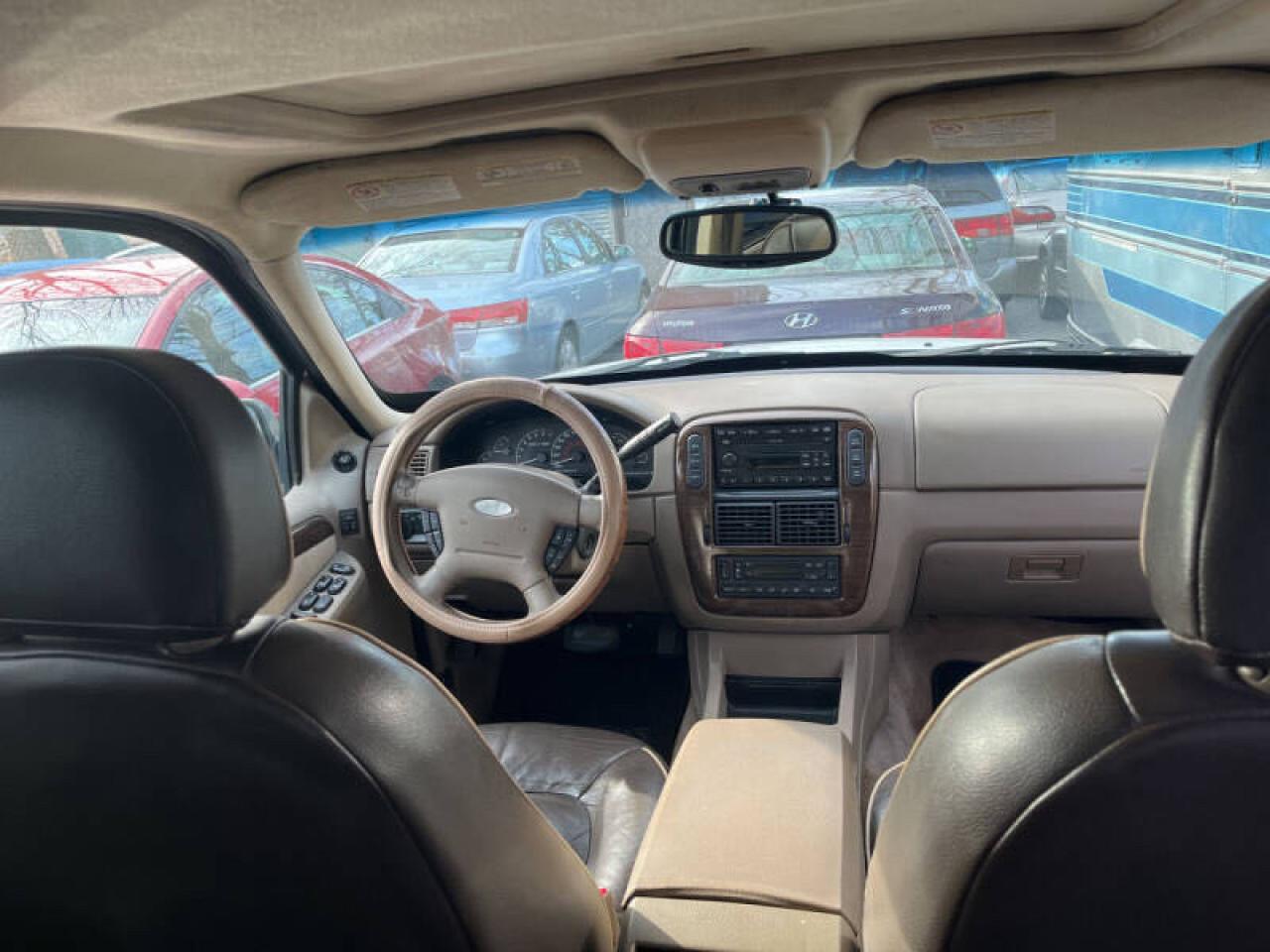 Photo 9 from auction – 2002 FORD EXPLORER E with VIN 1FMDU74W12UB05022