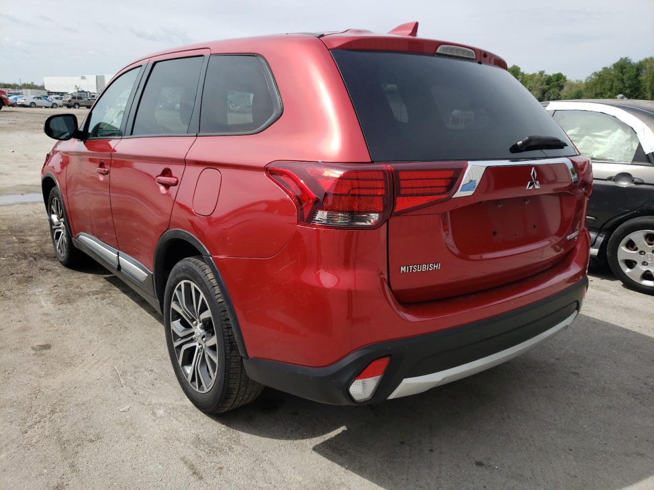Photo 3 from auction – 2018 MITSUBISHI OUTLANDER with VIN JA4AZ3A35JZ007151