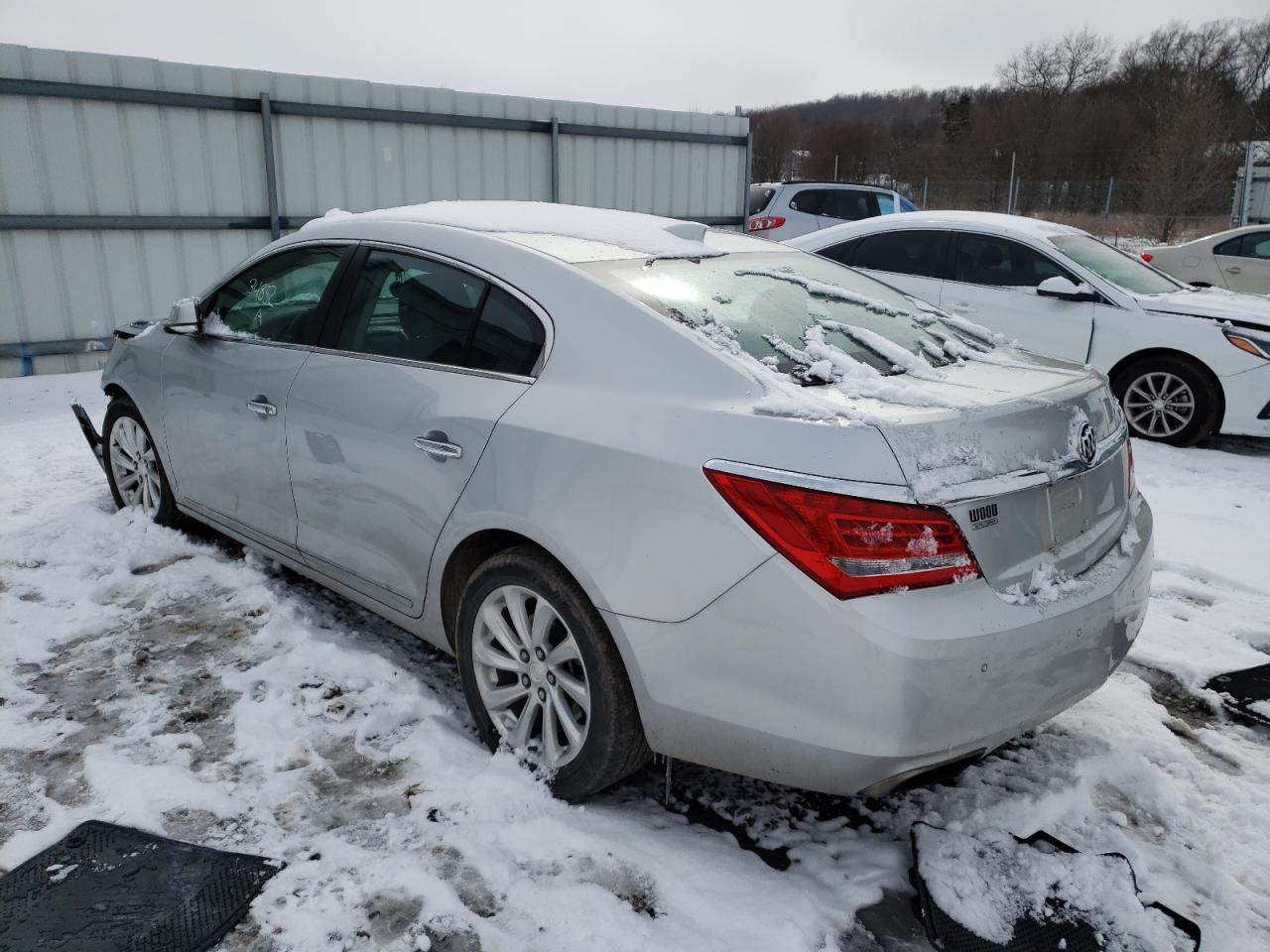 Photo 3 from auction – 2016 BUICK LACROSSE with VIN 1G4GB5G33GF271594