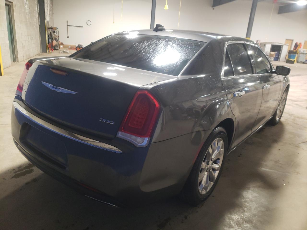 Photo 4 from auction – 2018 CHRYSLER 300 LIMITE with VIN 2C3CCAKG3JH216687
