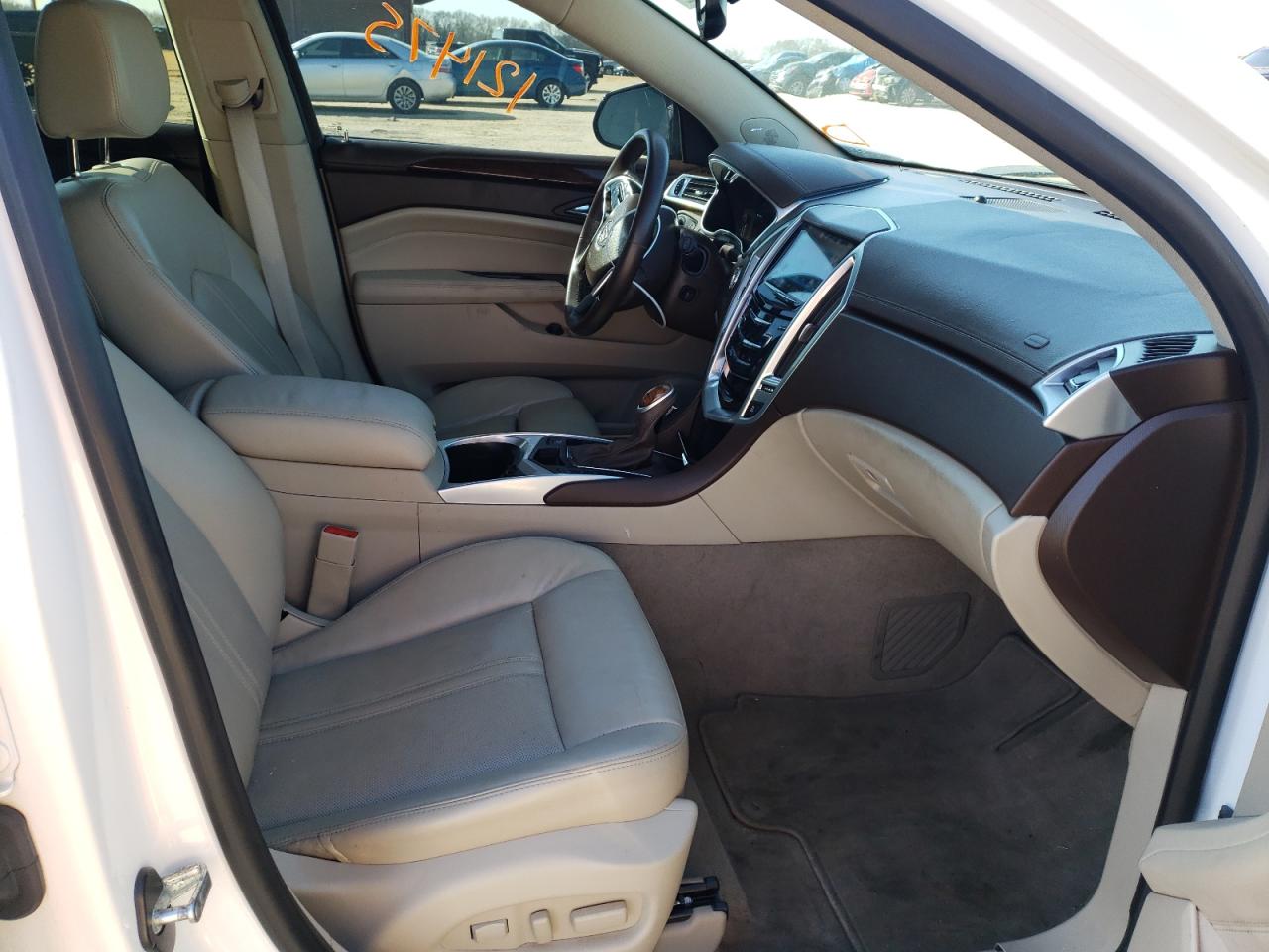 Photo 5 from auction – 2015 CADILLAC SRX PREMIU with VIN 3GYFNDE37FS608678