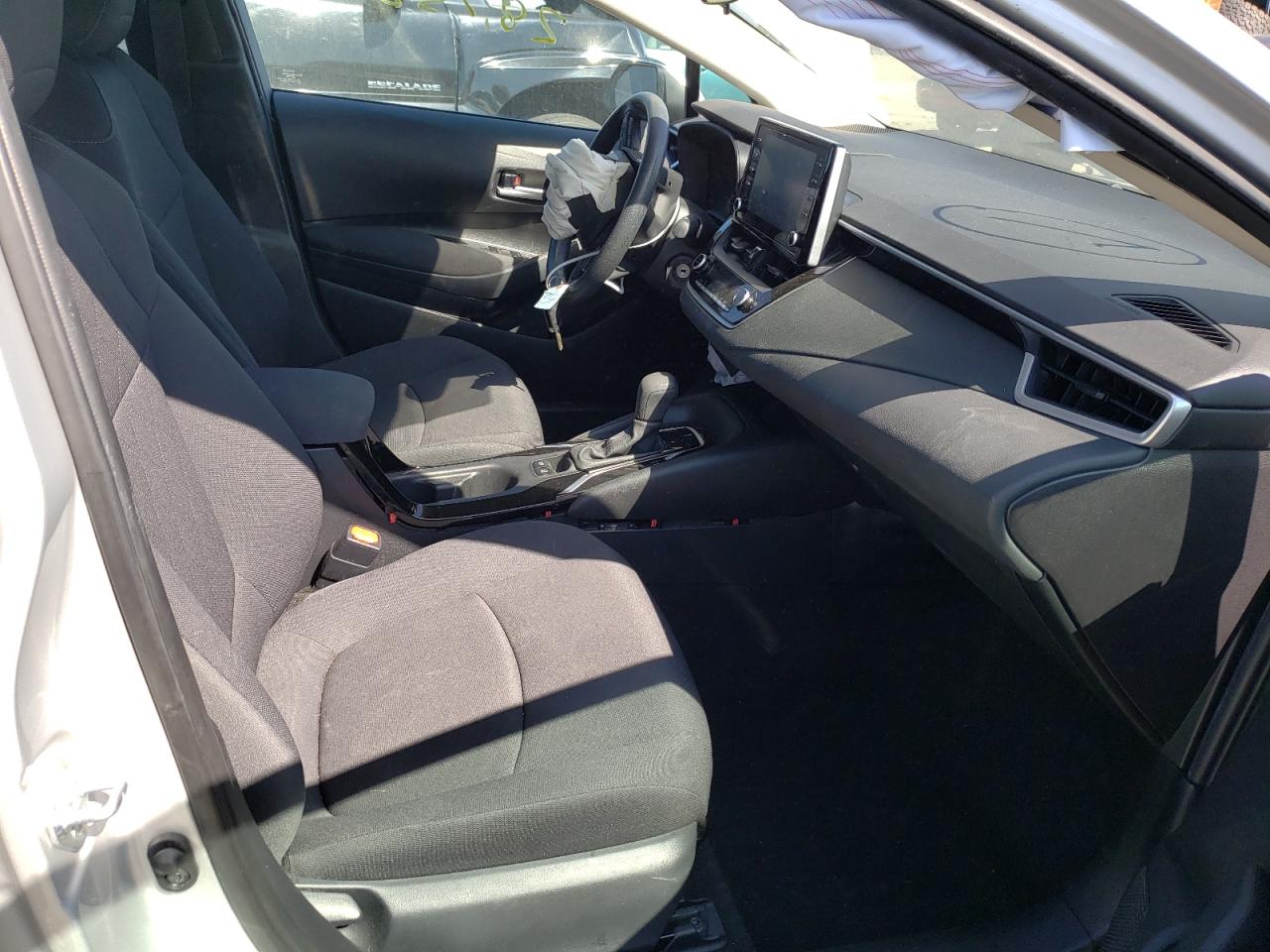 Photo 5 from auction – 2020 TOYOTA COROLLA LE with VIN 5YFEPRAE1LP056863