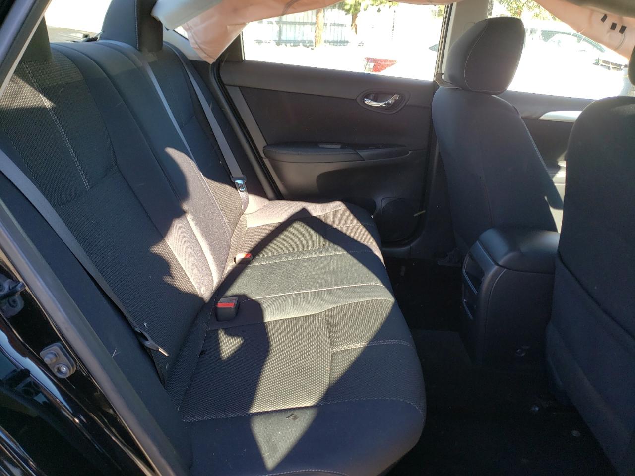 Photo 6 from auction – 2016 NISSAN SENTRA S with VIN 3N1AB7AP2GY266920