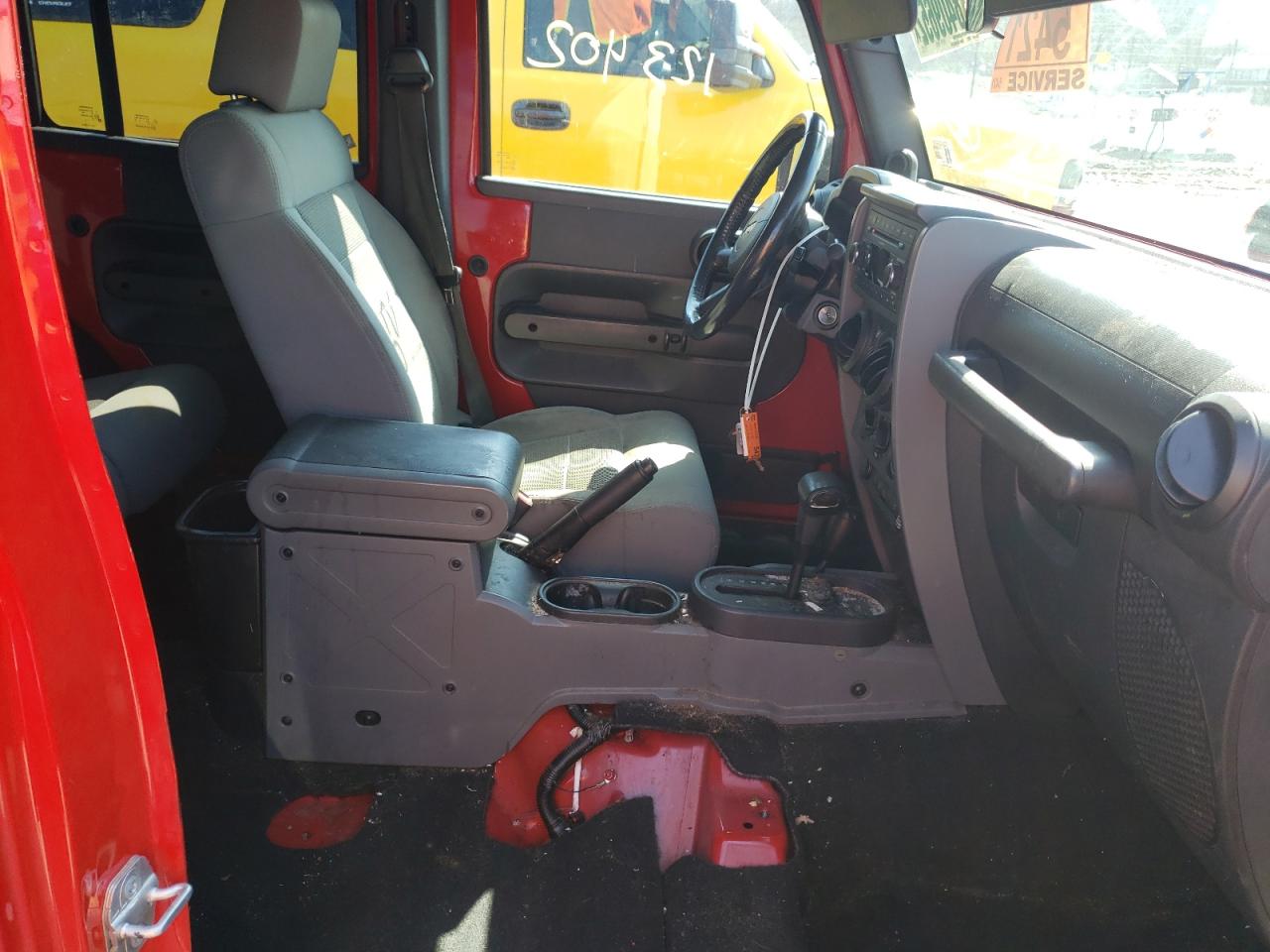 Photo 5 from auction – 2008 JEEP WRANGLER U with VIN 1J4GA69148L576432