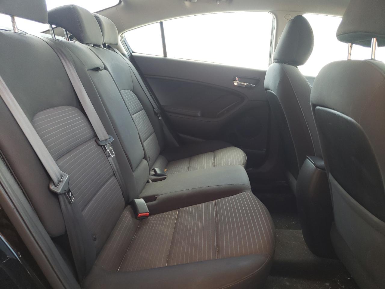 Photo 6 from auction – 2015 KIA FORTE LX with VIN KNAFX4A66F5377361