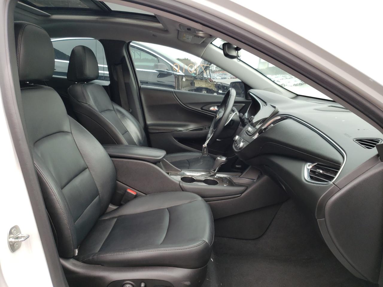 Photo 5 from auction – 2016 CHEVROLET MALIBU LT with VIN 1G1ZE5ST6GF236570