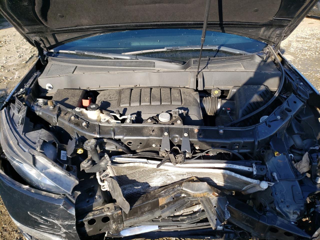 Photo 7 from auction – 2017 CHEVROLET TRAVERSE L with VIN 1GNKVGKD2HJ320954