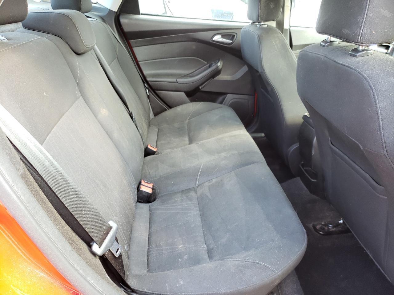 Photo 6 from auction – 2016 FORD FOCUS SE with VIN 1FADP3F25GL382192