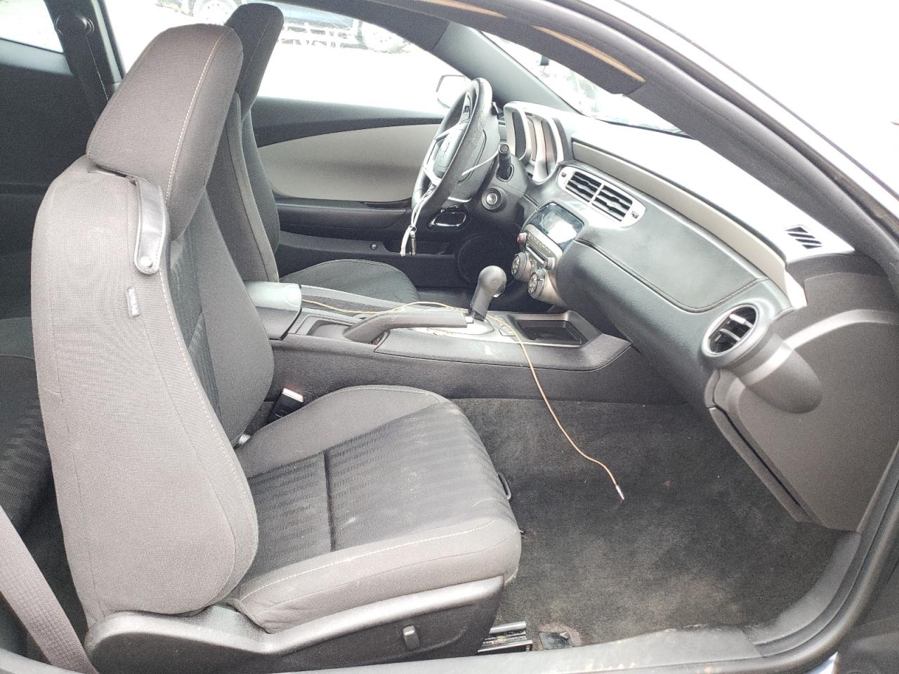 Photo 5 from auction – 2014 CHEVROLET CAMARO LS with VIN 2G1FA1E32E9134692