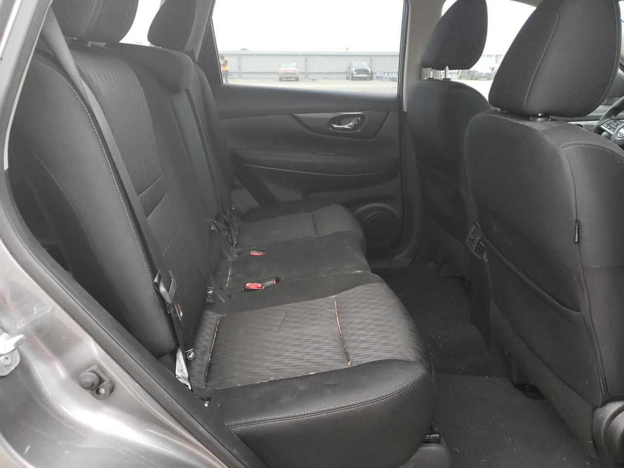 Photo 6 from auction – 2017 NISSAN ROGUE S with VIN KNMAT2MT9HP572828