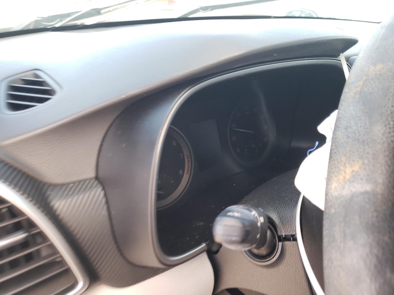 Photo 8 from auction – 2019 HYUNDAI TUCSON LIM with VIN KM8J3CA41KU035247