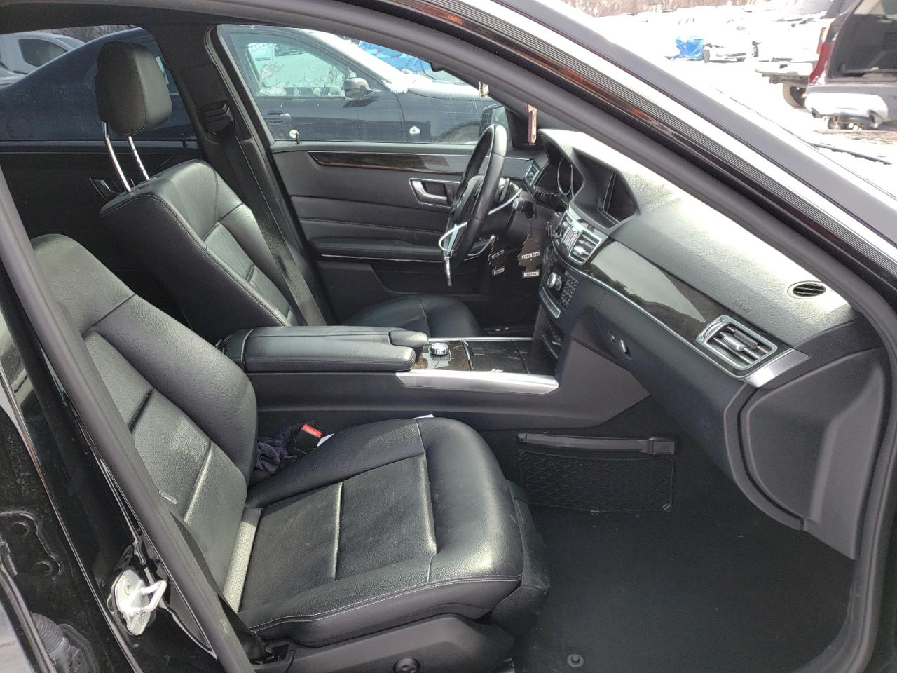 Photo 5 from auction – 2014 MERCEDES-BENZ E 350 with VIN WDDHF5KB7EA960341