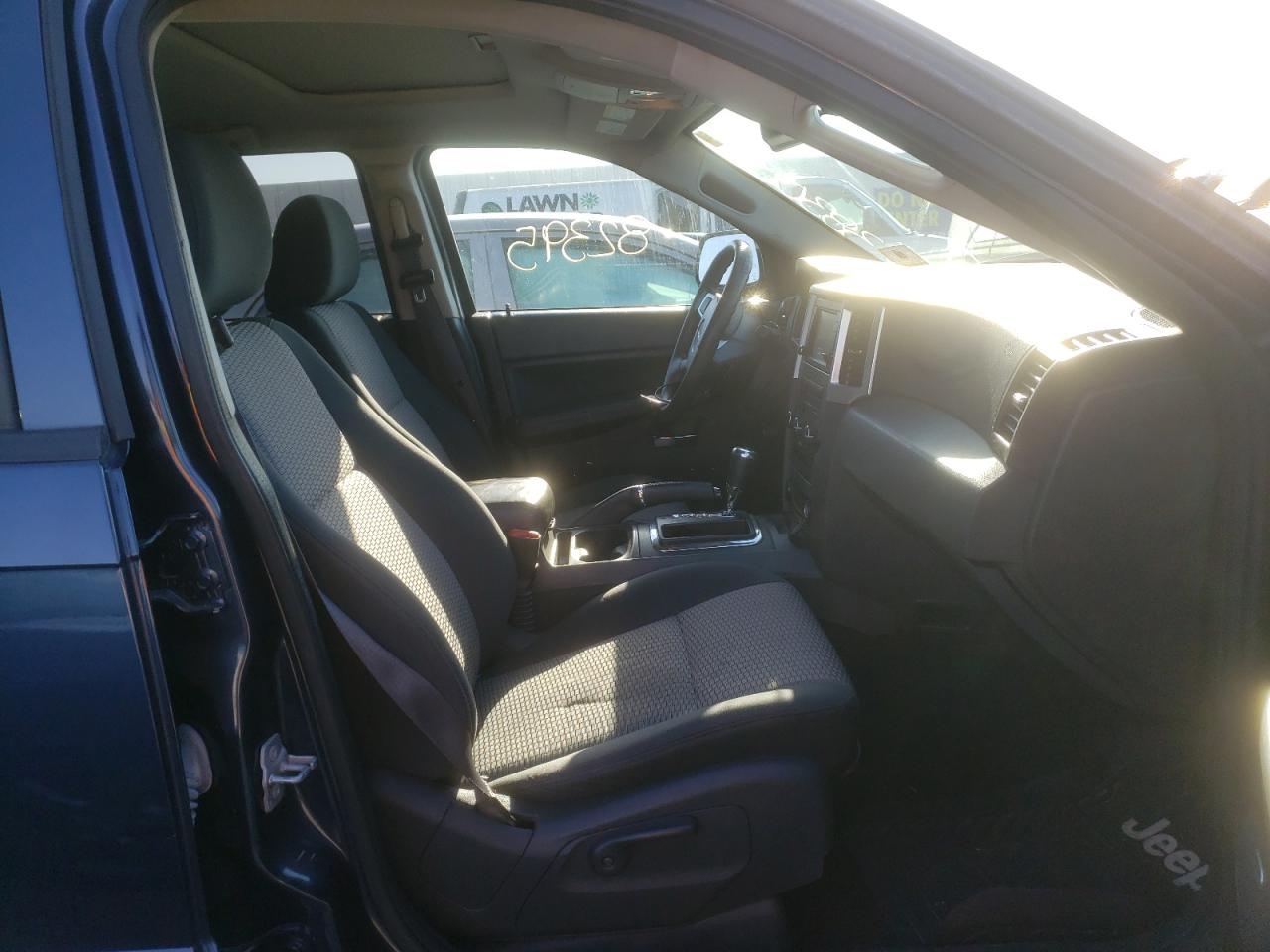 Photo 5 from auction – 2010 JEEP GRAND CHER with VIN 1J4PR4GK9AC117430