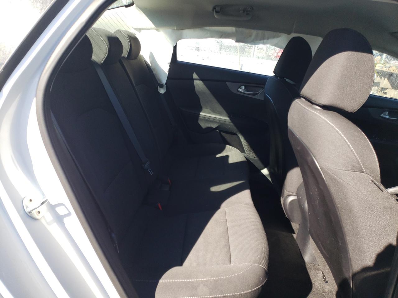 Photo 6 from auction – 2019 KIA FORTE FE with VIN 3KPF24AD8KE040981