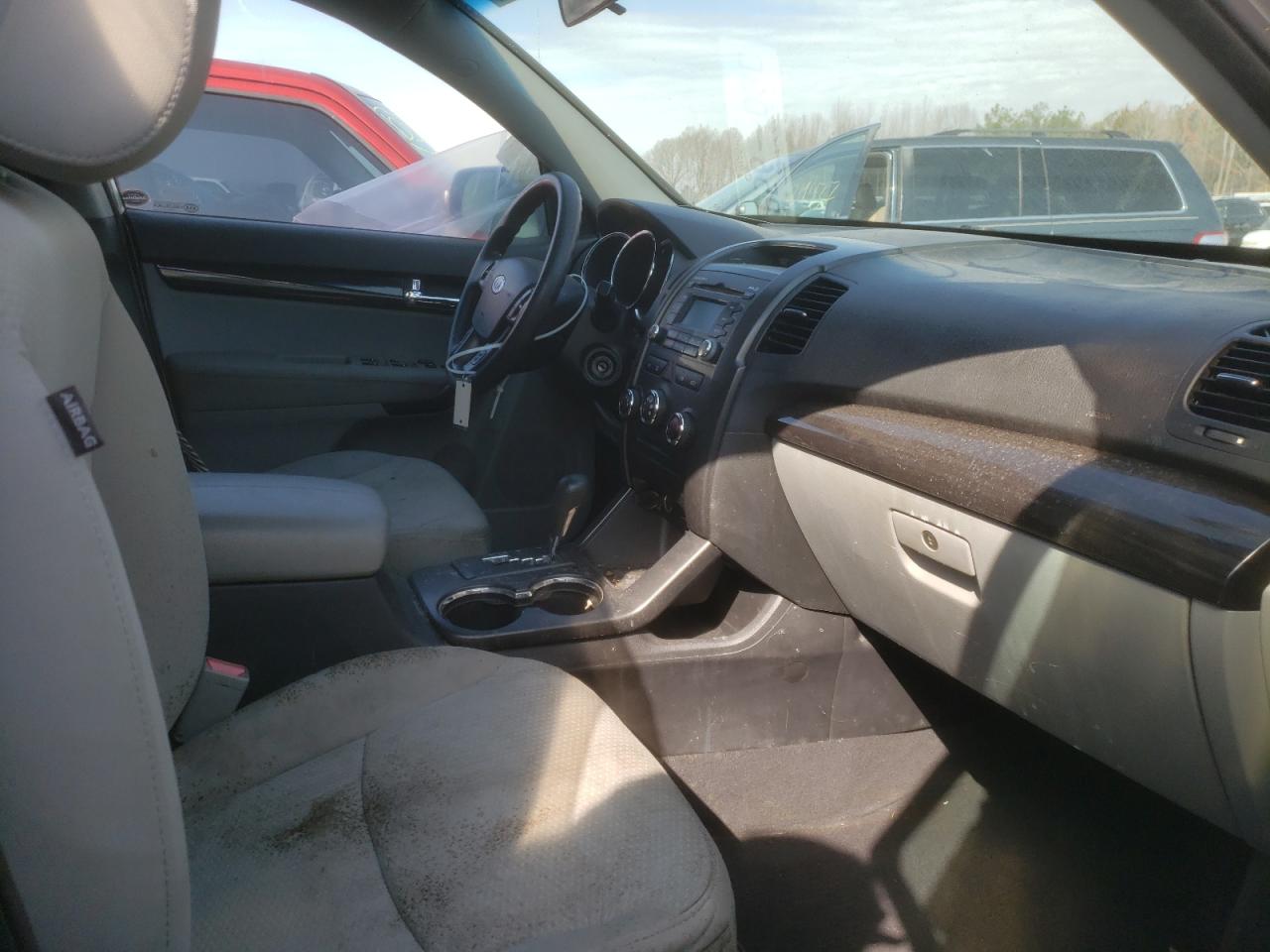 Photo 5 from auction – 2012 KIA SORENTO BA with VIN 5XYKTCA60CG271451