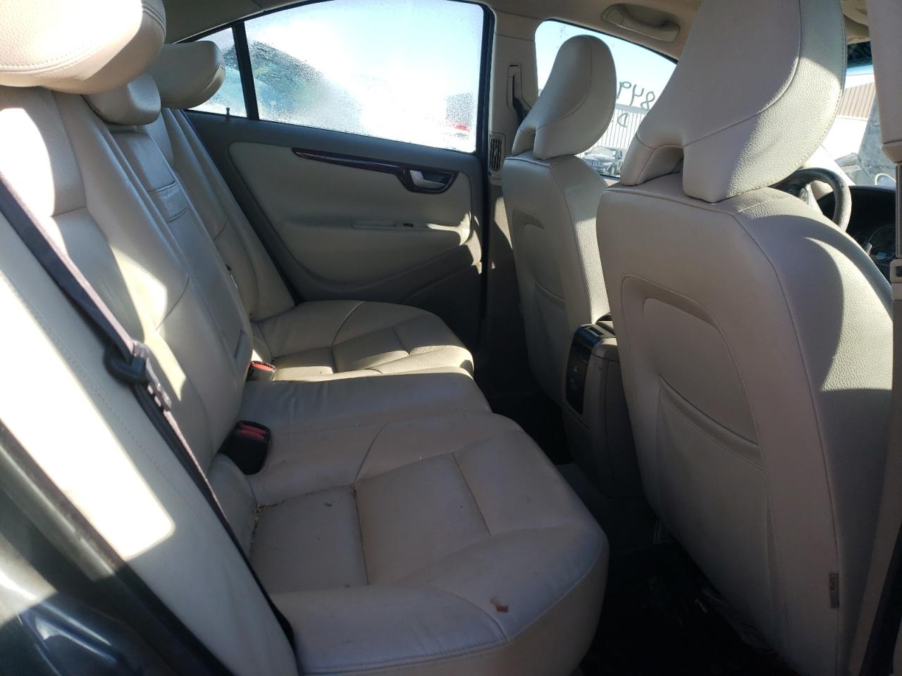 Photo 6 from auction – 2005 VOLVO S60 with VIN YV1RH592552481368