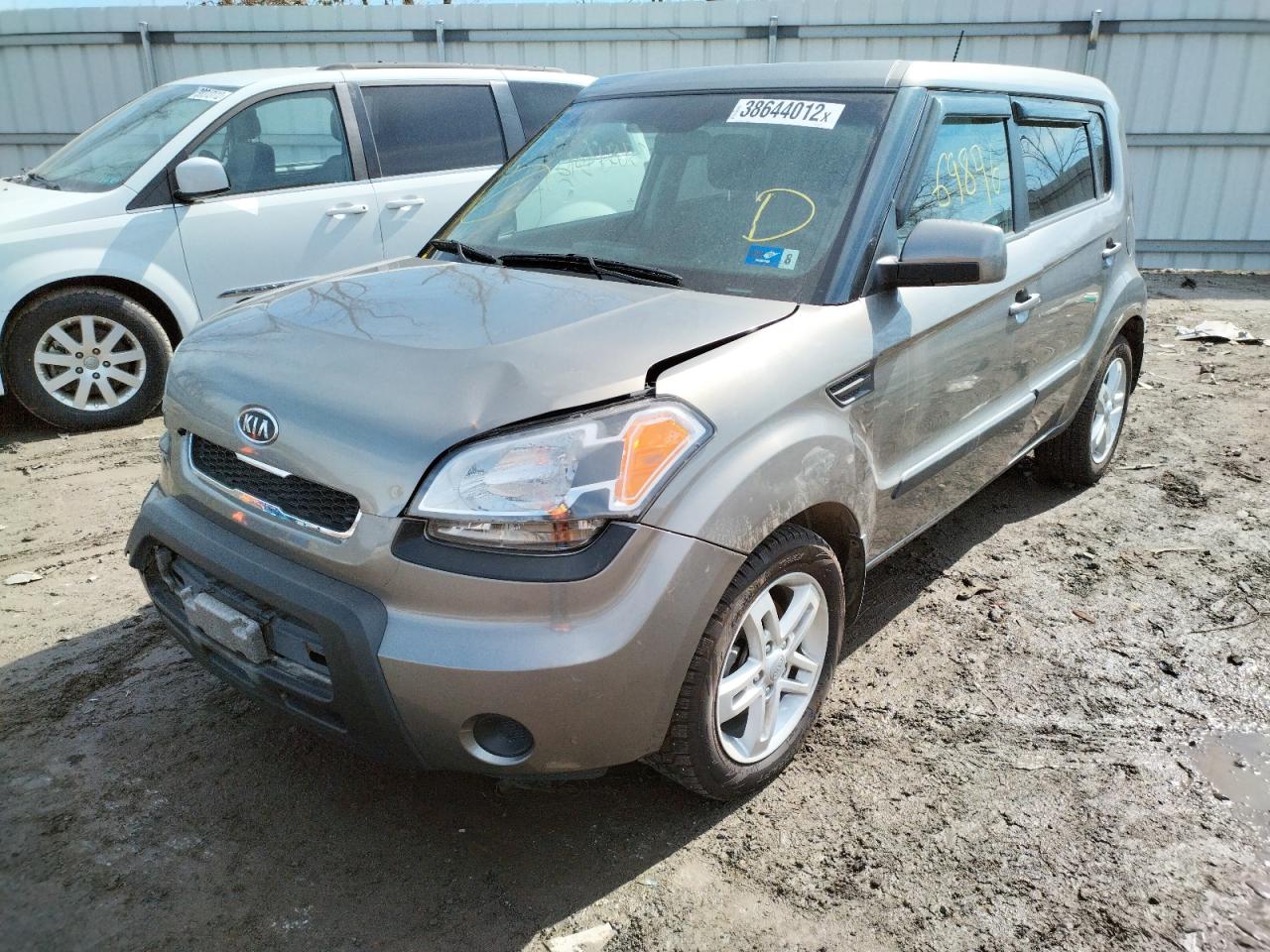 Photo 2 from auction – 2011 KIA SOUL + with VIN KNDJT2A27B7287547