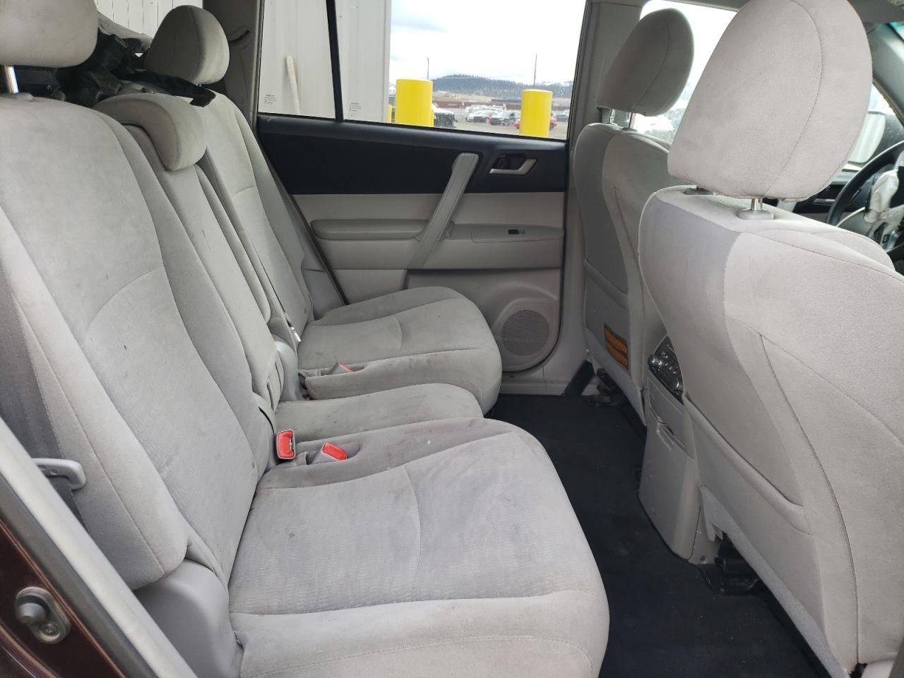 Photo 6 from auction – 2011 TOYOTA HIGHLANDER with VIN 5TDBK3EH7BS060991