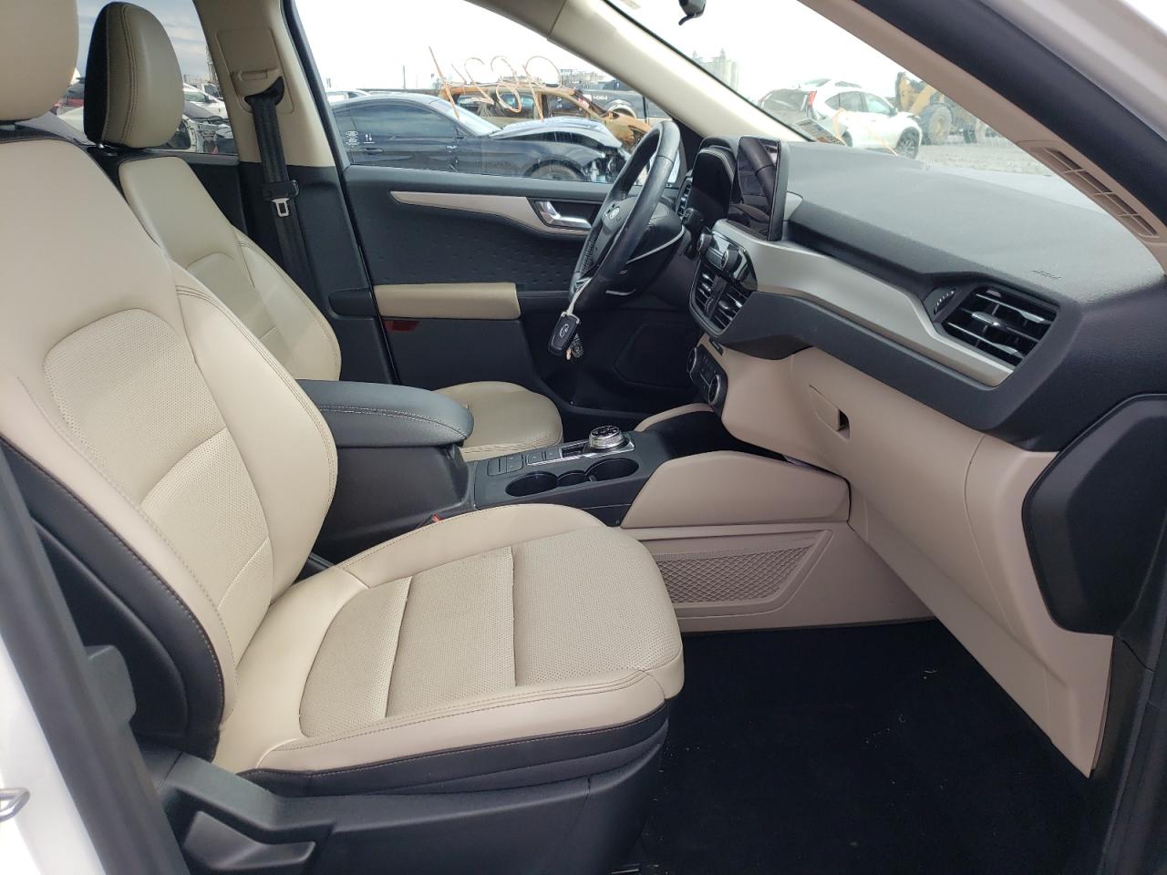 Photo 5 from auction – 2020 FORD ESCAPE SEL with VIN 1FMCU0H62LUA46786