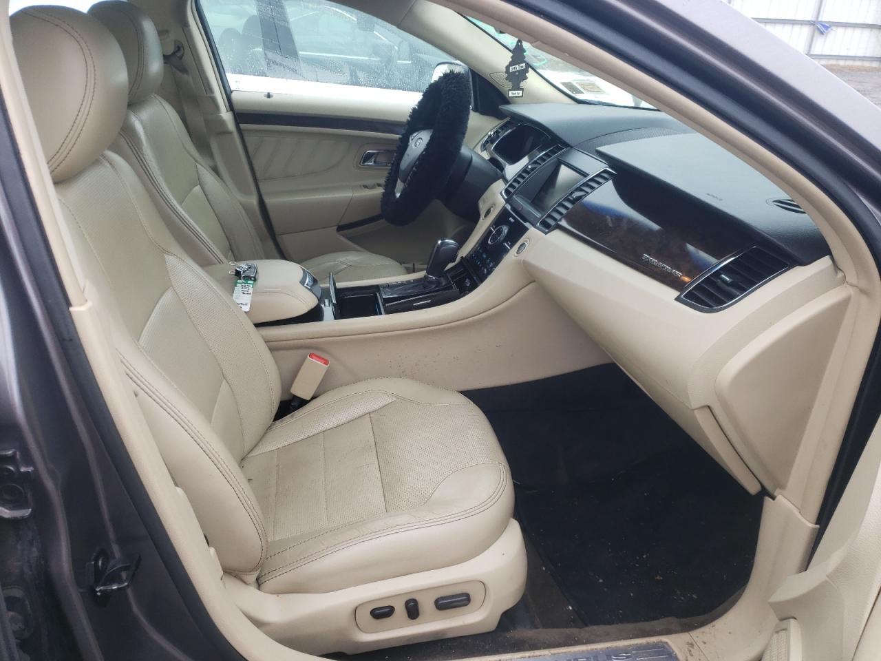 Photo 5 from auction – 2013 FORD TAURUS LIM with VIN 1FAHP2F86DG233133