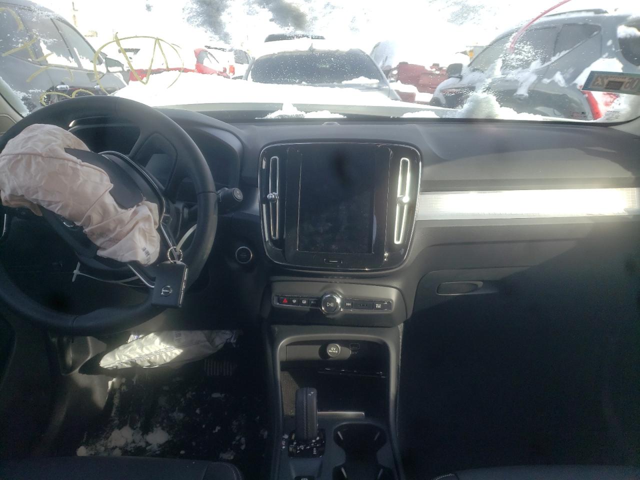 Photo 9 from auction – 2021 VOLVO XC40 T5 MO with VIN YV4162UK9M2584528