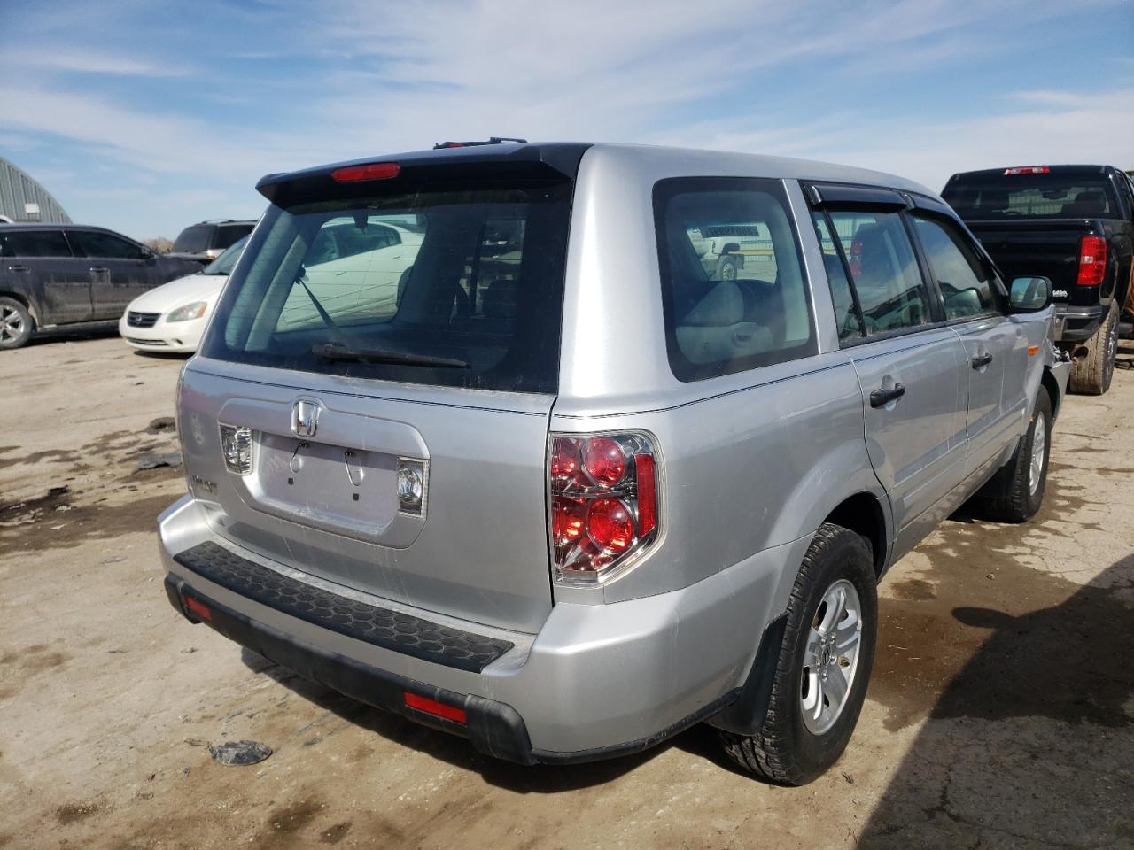 Photo 4 from auction – 2007 HONDA PILOT LX with VIN 5FNYF28187B046147