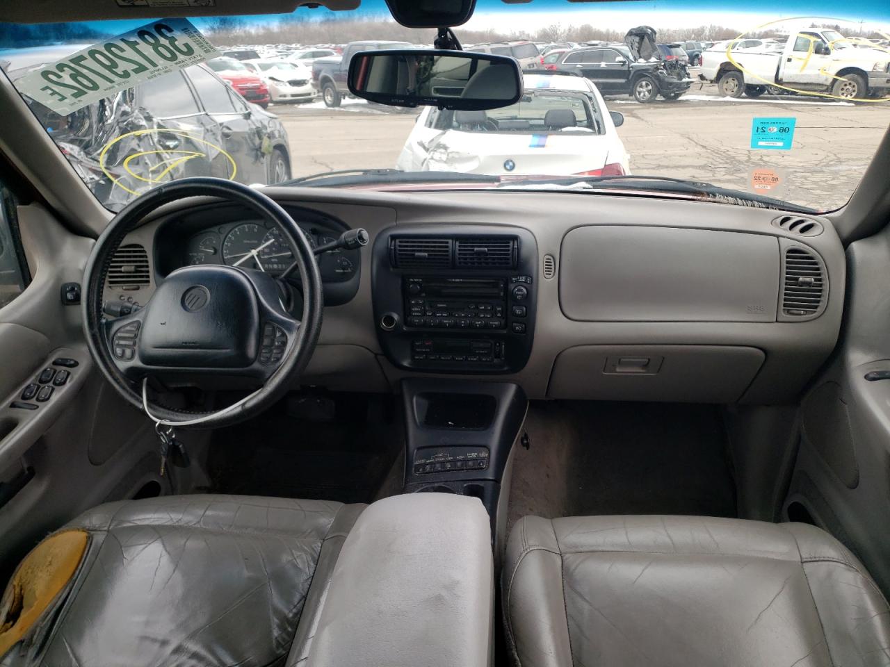 Photo 9 from auction – 2001 MERCURY MOUNTAINEE with VIN 4M2ZU86P01UJ10842
