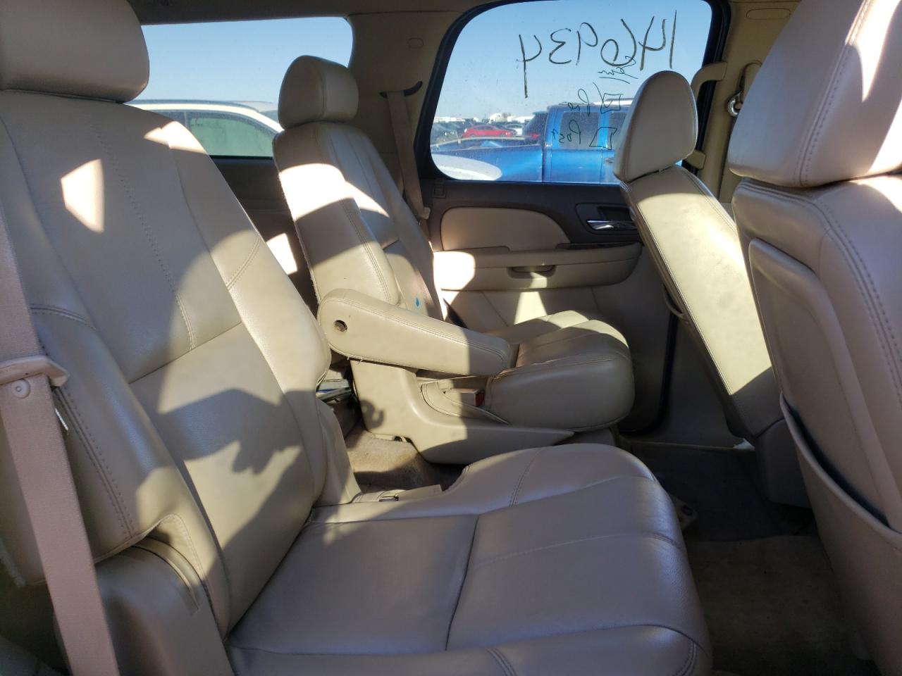 Photo 6 from auction – 2007 GMC YUKON with VIN 1GKFC13087R273359