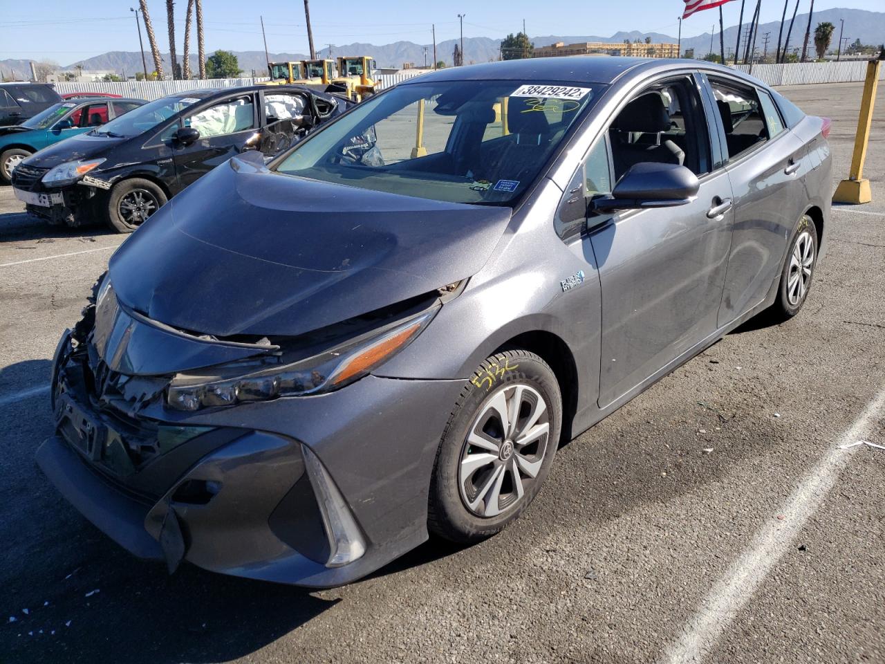 Photo 2 from auction – 2017 TOYOTA PRIUS PRIM with VIN JTDKARFP1H3043335