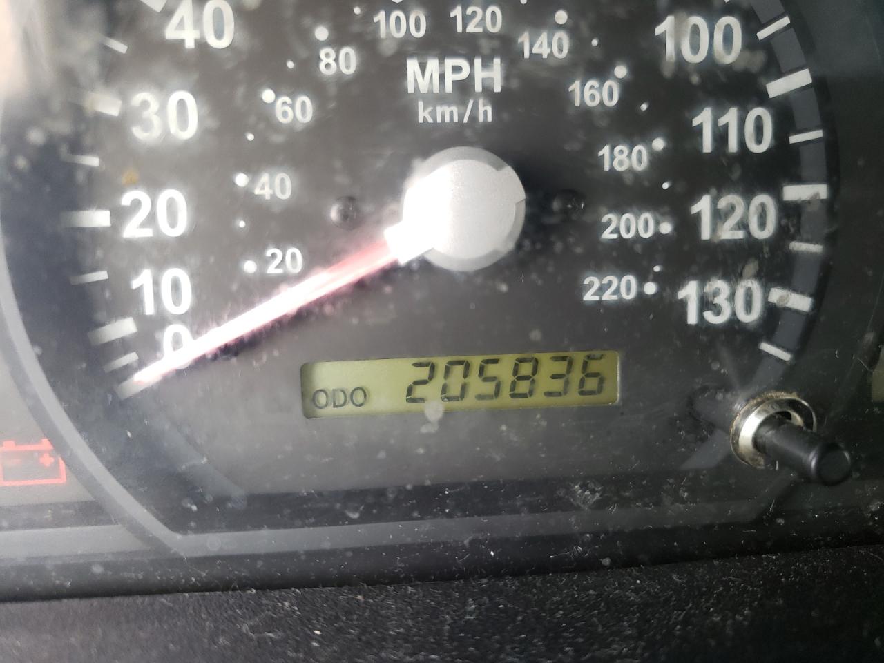 Photo 8 from auction – 2006 KIA SORENTO EX with VIN KNDJD733X65634886