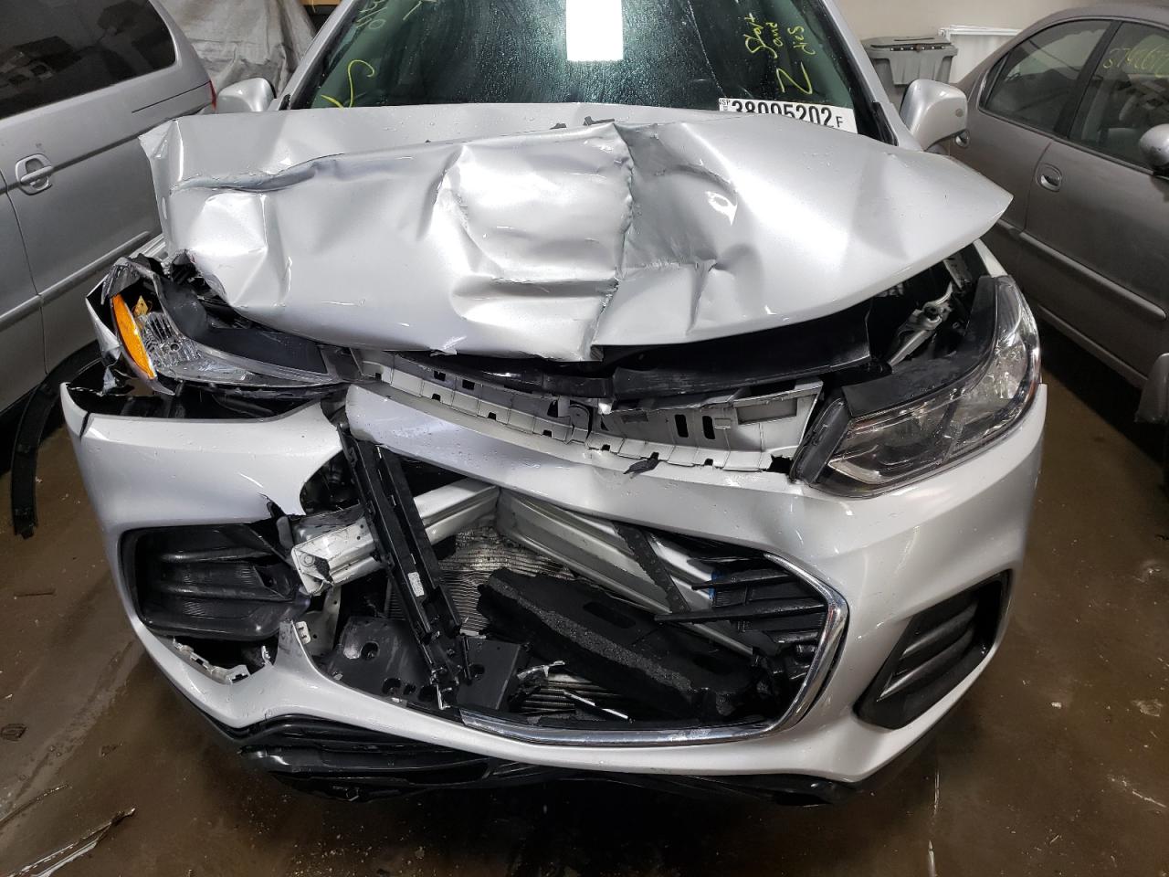 Photo 9 from auction – 2019 CHEVROLET TRAX LS with VIN 3GNCJNSB8KL176359