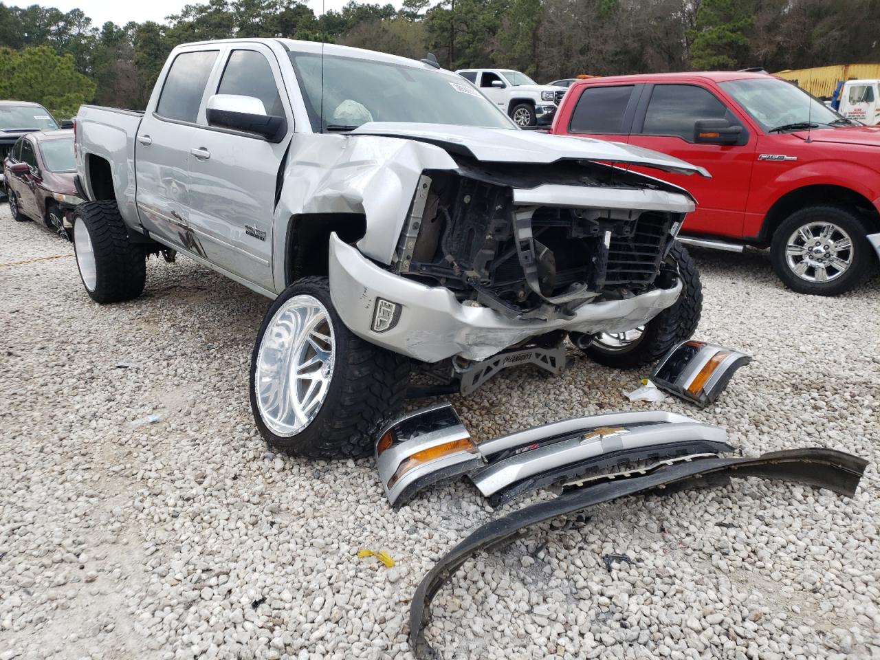 CHEVROLET SILVERADO 2017 with VIN 3GCUKREC5HG231535 - Photo from auction