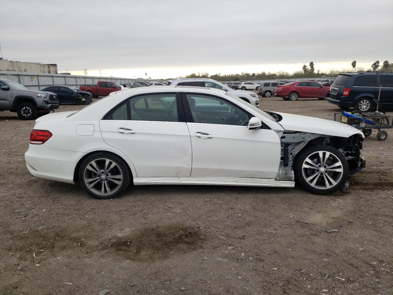 Photo 9 from auction – 2014 MERCEDES-BENZ E 350 with VIN WDDHF5KB1EB010289