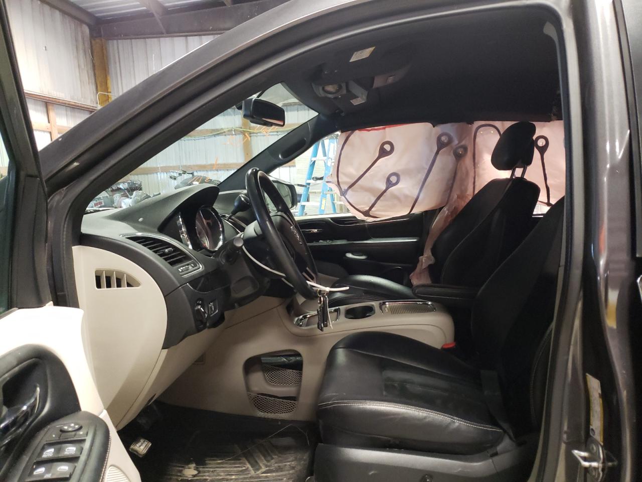 Photo 5 from auction – 2017 DODGE GRAND CARA with VIN 2C4RDGCG6HR639434