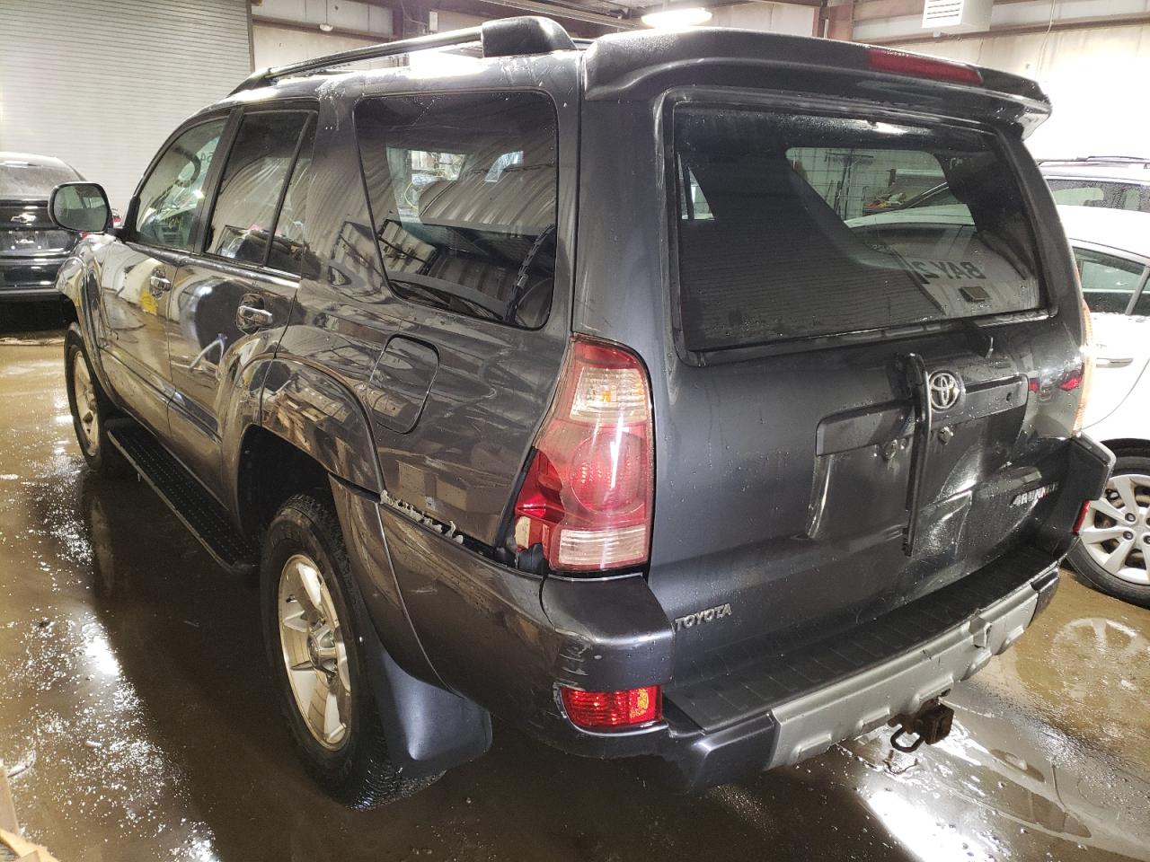 Photo 3 from auction – 2004 TOYOTA 4RUNNER SR with VIN JTEBU14R448025207